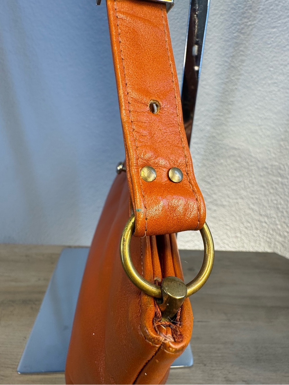 Vintage Ruth Saltz Leather Handbag Unique Two-Knob Spring Frame Closure - Picture 5 of 16